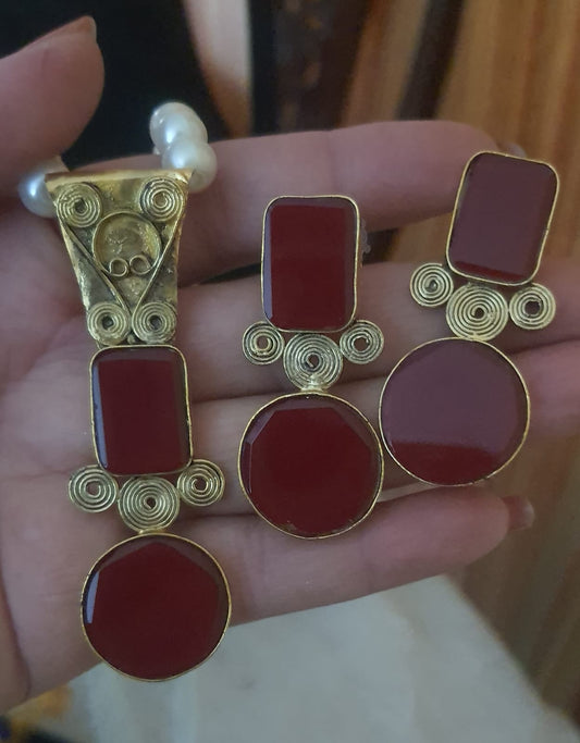 Ruby Radiance Antique Gold Polish Set